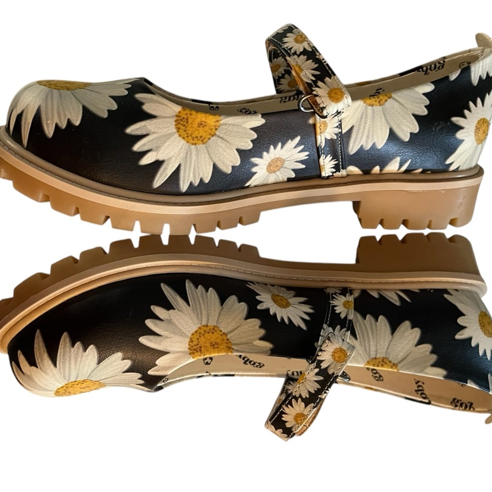 NWOT-Goby Shoes-Size 42 Black with white and yellow Daisy’s 🌻 - Picture 8 of 9